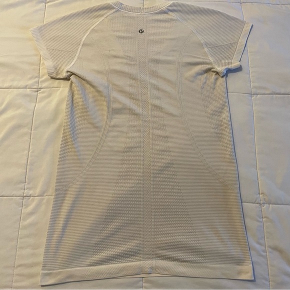 Lululemon Swift Tech Tee - Picture 2 of 8